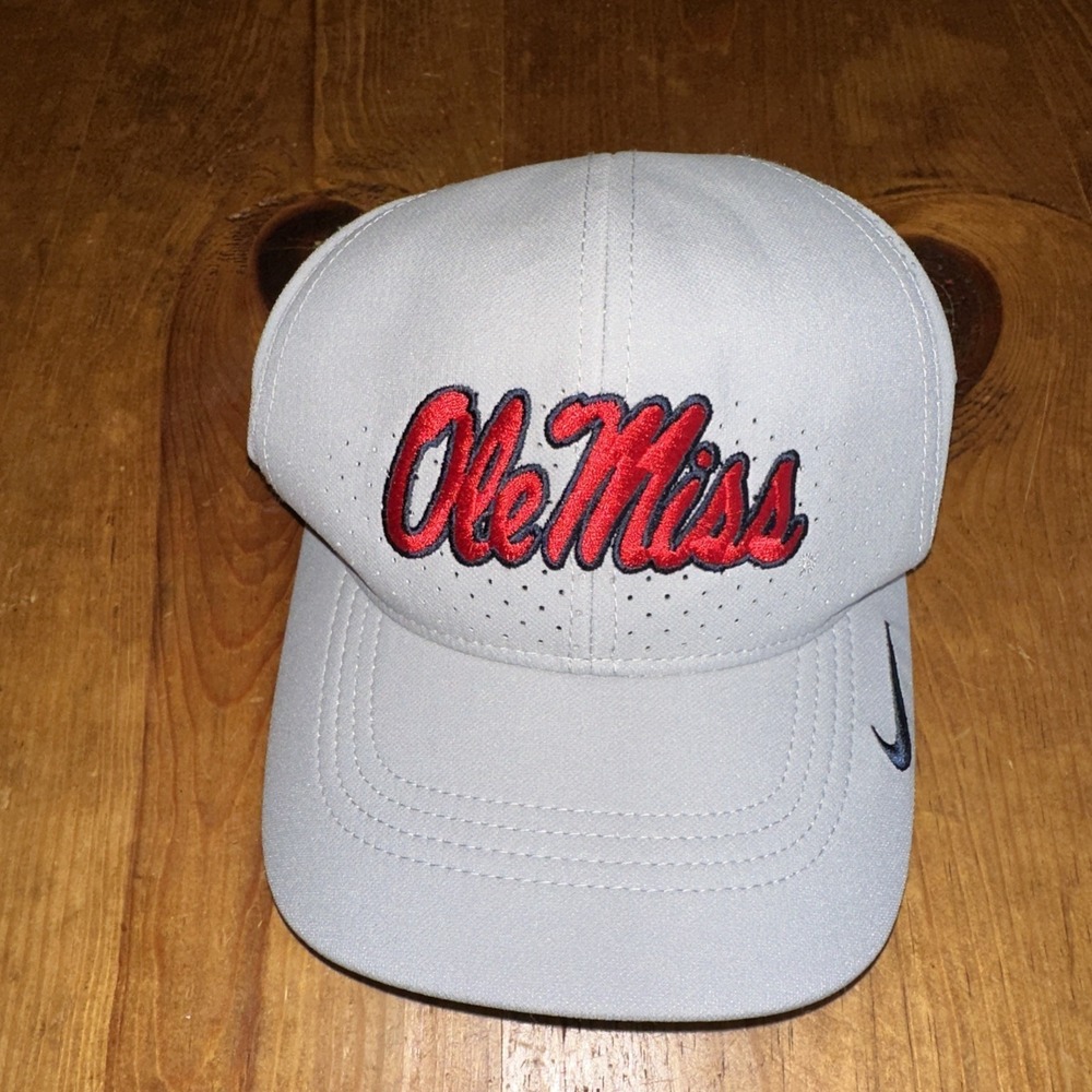 Nike Classic 99 Dri Fit Mississippi Ole Miss Rebels Hat L/XL Gray